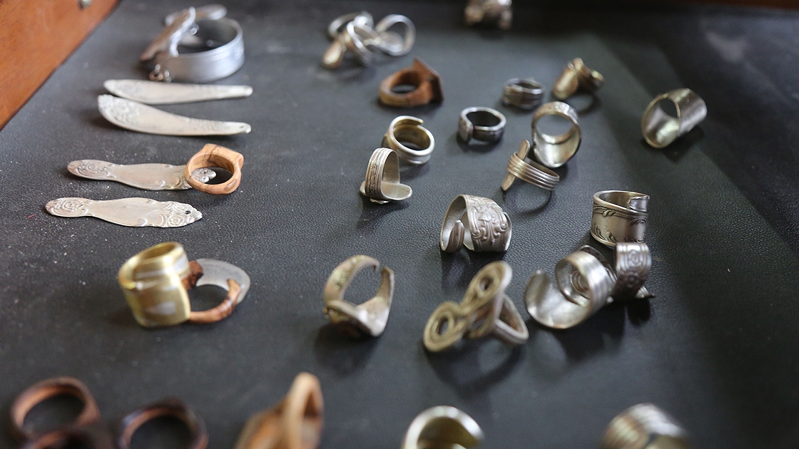 İsrail'in Gaz Bombaları  Sanat Eserine Dönüşüyor