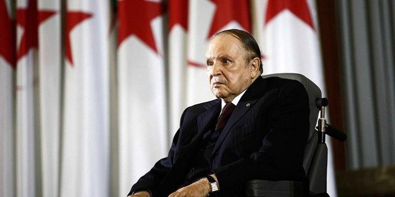 Buteflika'nın istifasına Onay