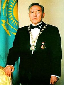 NAZARBAYEV PADİŞAH GİBİ !