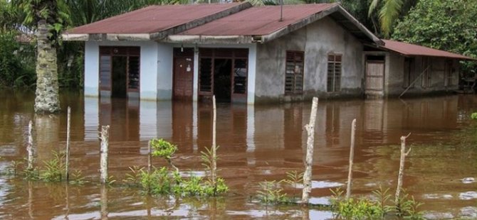 Endonezya'da Ölü Sayısı Artıyor
