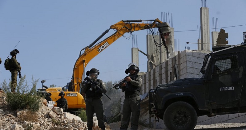İşgalci, Batı Şeria'da Filistinlilere Ait Evi Yıktı