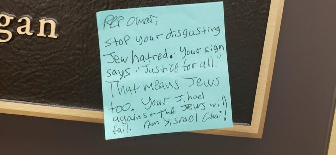 ABD'de Müslüman Vekilin Kapısına 'İsrail' Notu