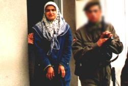 Başörtü Yasağı Kadına Şiddettir