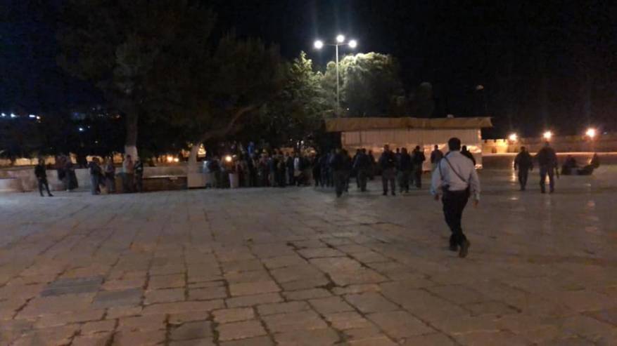 İsrail Polisinden Aksa'ya Gece Baskını