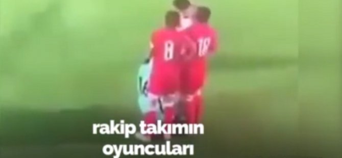 Maç Esnasında Başörtüsü Açılan Kadın ve Sonrasında...