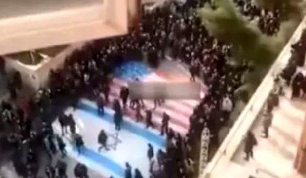 İran'daki Göstericilerin ABD Aşkı !