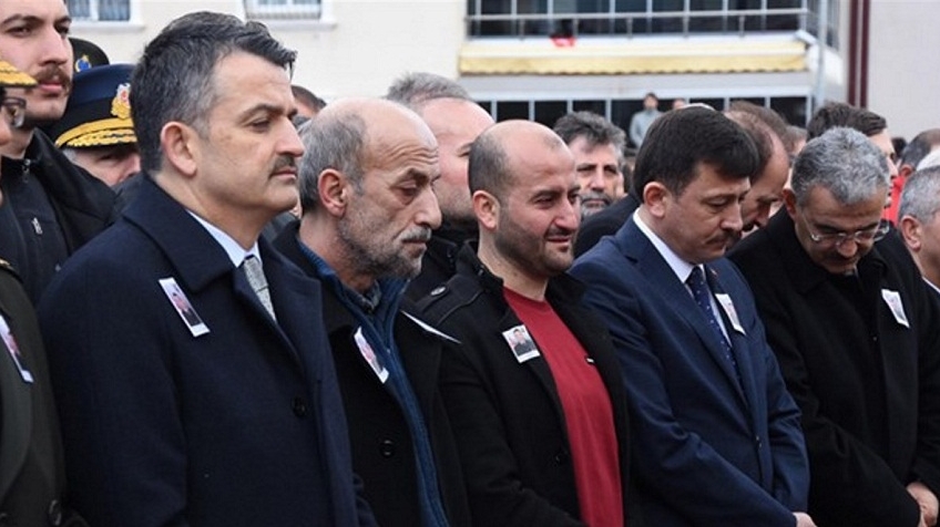 'Ölmesin artık kimse, Dur Deyin Artık'