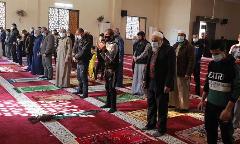 Gazze'de  Camiler İbadete Açıldı