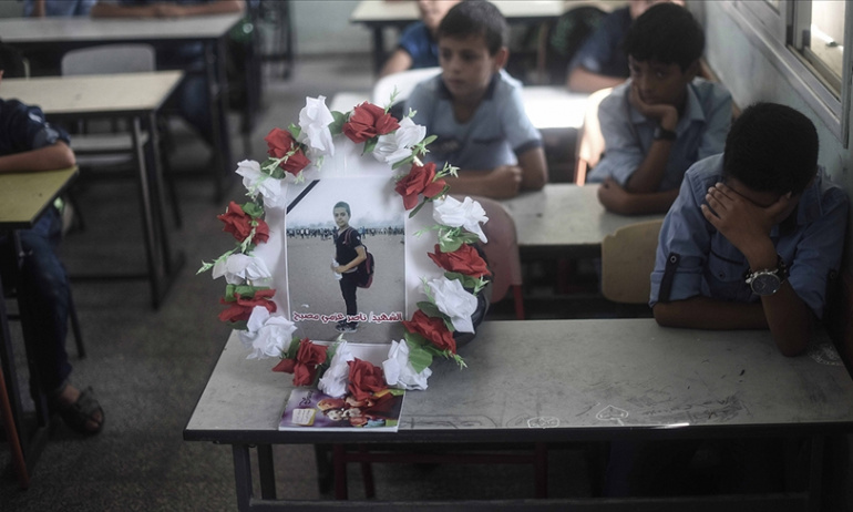 Siyonist İsrail  Çocukları Hedef Alıyor