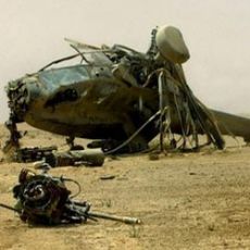 İngiliz helikopteri düştü:12 yaralı