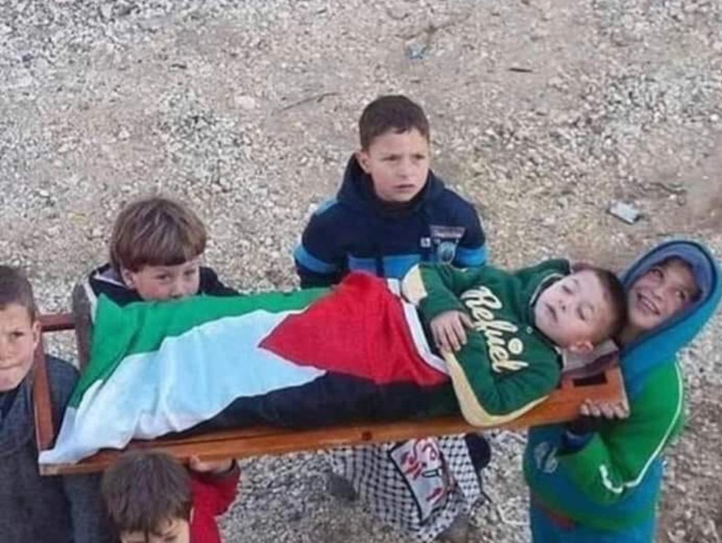 Çocuklar Şehidcilik Oynuyor