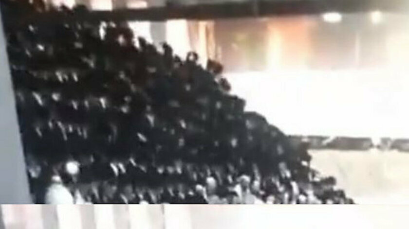 Sinagogdaki Törende Tribün Çöktü