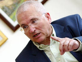 Asker mi CHP'yi kullanıyor, CHP mi askeri kullanıyor?