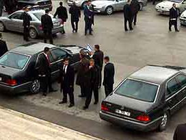 AKP dine ve diyanete şaşı bakmıştır!