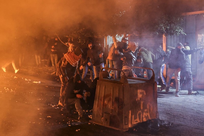 İsrail İşgali Nablus'ta 240 Filistinliyi Yaraladı