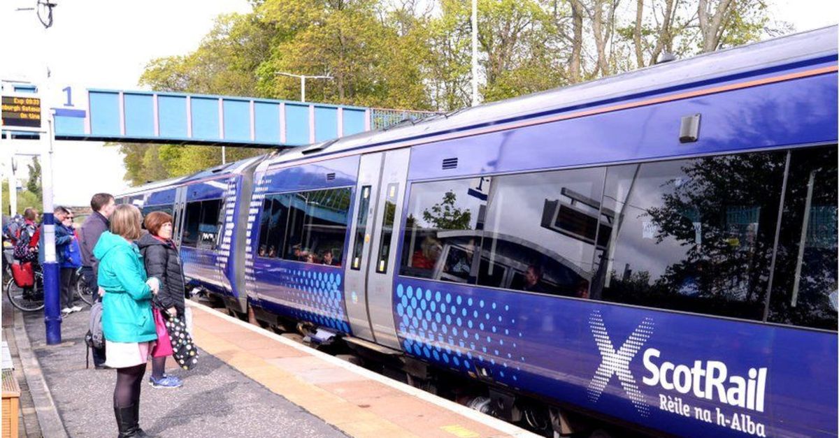 İskoçya'da Kadınlara Özel Pembe Vagon Gündemde