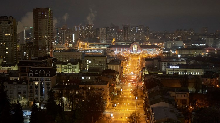 Rus kuvvetleri Kiev'deki Cumhurbaşkanlığı Karargahına Yaklaştı