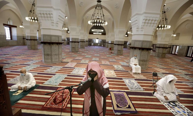 Suudi Arabistan'da Camilere Yönelik Yasak Geldi