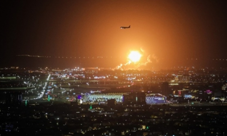 Ensarullah  Aramco Tesisini Vurdu