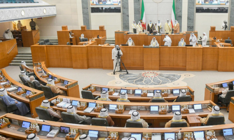 Kuveyt'te  Hükümet İstifa Etti