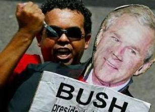 Binlerce Kişi Bush'u Protesto Etti