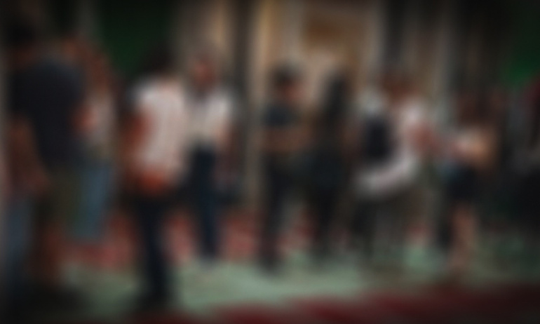 Yahudi yerleşimciler yarı çıplak şekilde İbrahim Camii'ne girdi