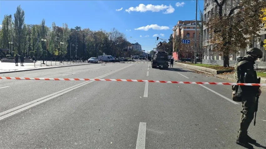 Ukrayna'daki Almanya Konsolosluğu Vuruldu