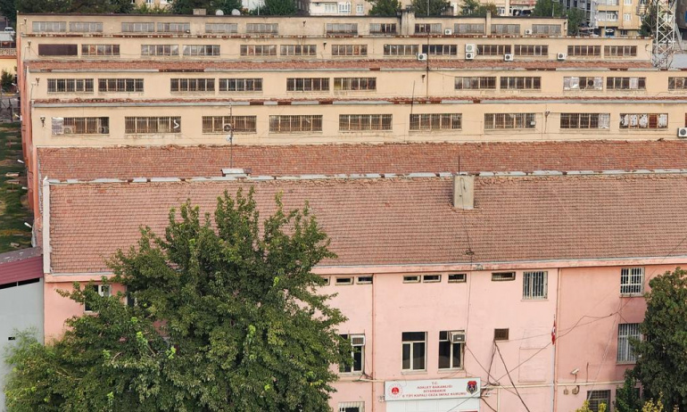 12 Eylül Darbesinin İşkence  Merkezi Diyarbakır Cezaevi 42 yıl Sonra Kapatıldı