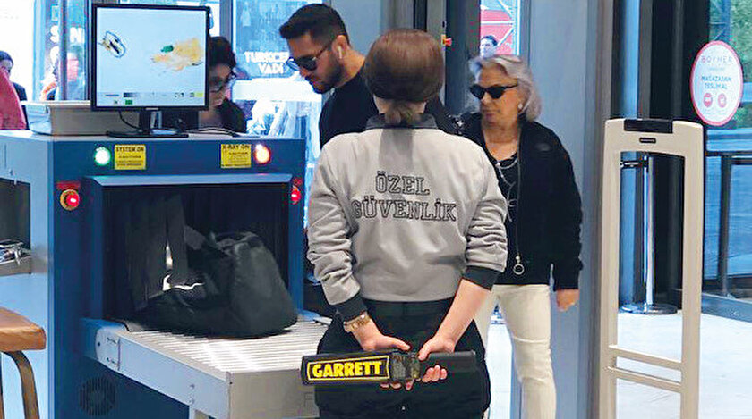 Başörtülüye AVM’de iş yok: Vadistanbul'da 28 Şubat Esintileri