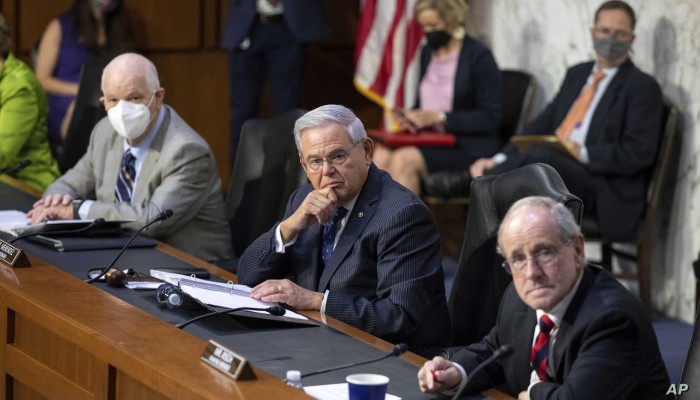 ABD'li Senatörler: Tunus'ta Demokrasi Yok Yardım Yapmayalım