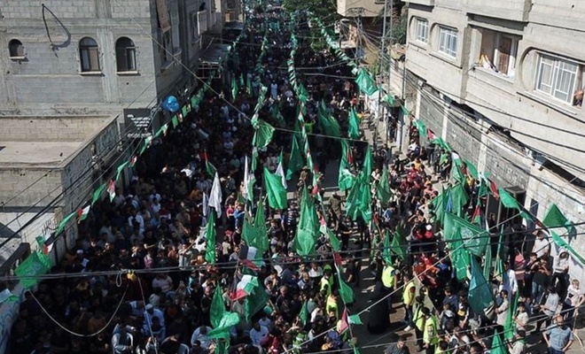 Gazze'de Halk Direnişe Destek için Toplandı