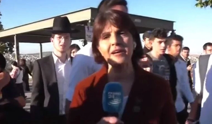 Irkçı Siyonistler Arapça Konuşan Muhabire Saldırdı