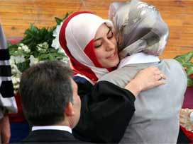 'BAŞÖRTÜSÜ BAHANE, ABD’NİN NİYETİ ŞAHANE'