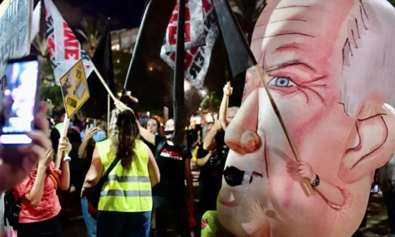 Hayfa’da Binlerce kişi Netanyahu’yu Protesto Etmek için Toplandı