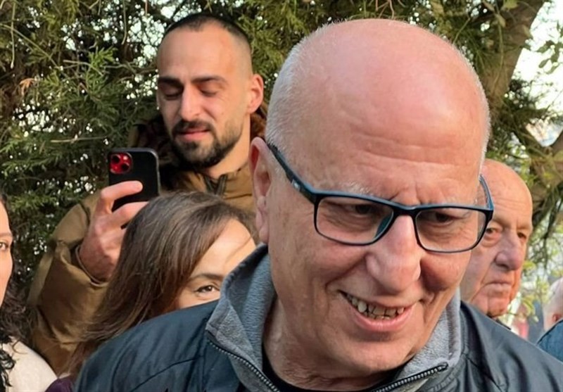 İsrail Hapishanelerindeki En Yaşlı Filistinli Mahkum Serbest  Bırakıldı