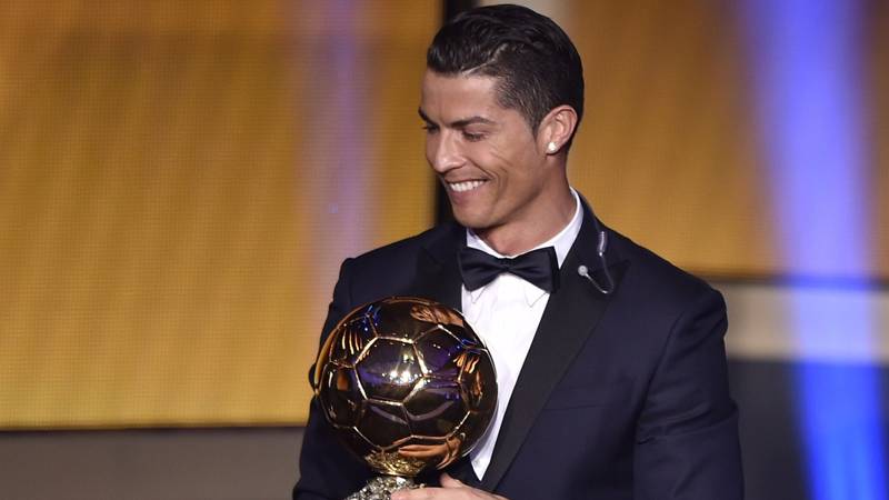 Ronaldo, Ballon d'Or Ödülünü  Çocuklara  Yardım İçin Sattı