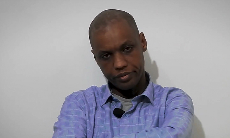 Hamas  , Esir Alınan Siyonist Askerin Yeni Videosunu Yayınladı