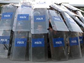 Emniyet Müdürlüğünde Taşlar Yerinden Oynadı