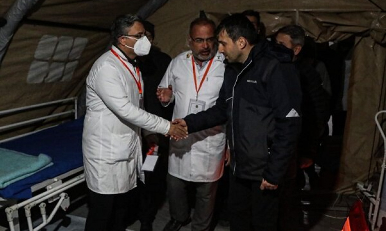 Selçuk Bayraktar, İran'ın Adıyaman'da Kurduğu  Sahra Hastanesini Ziyaret Etti