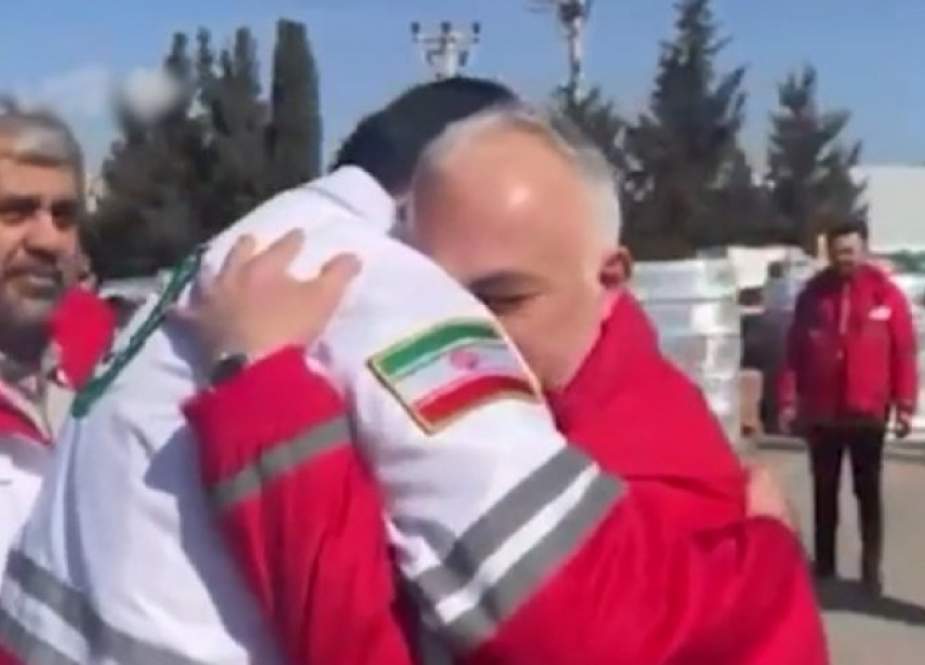 Türkiye  Kızılay Başkanı  İranlı  Mevkidaşına Sarılarak Teşşekür Etti