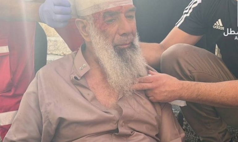 İşgalci İsrail  İtikafa Giren Filistinlilere Saldırdı