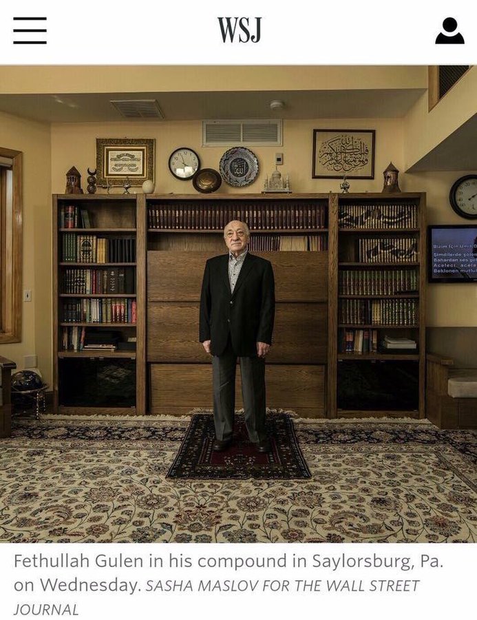 Seccadeye Ayakkabı İle Basan FETÖ'yü Hatırladık!