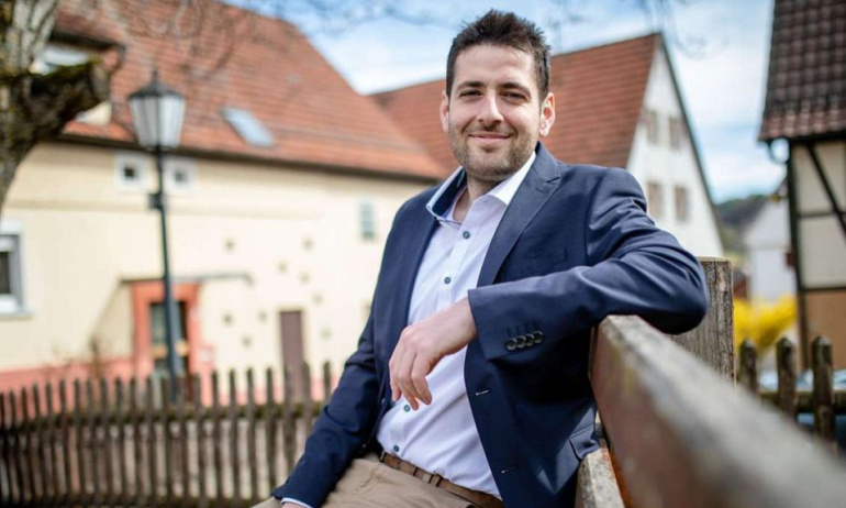 Suriyeli Mülteci Almanya'da Belediye  Başkanı Oldu