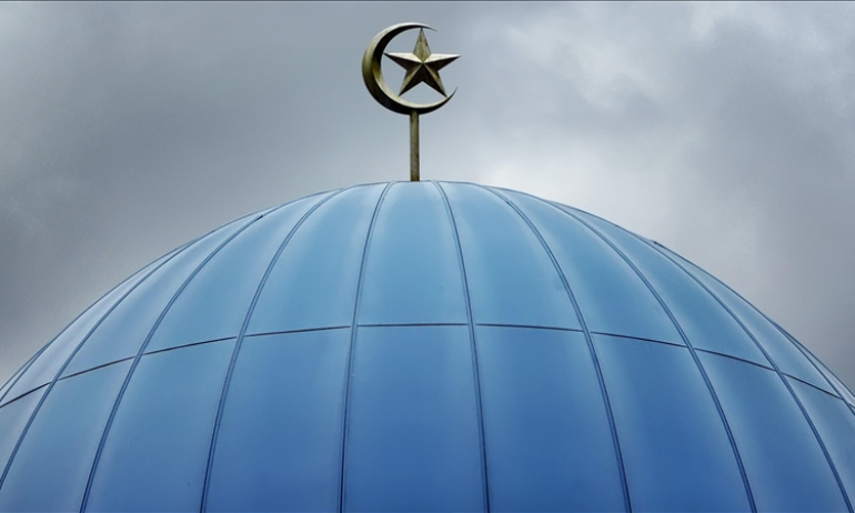 "Fransa'da Müslümanlara Yönelik Ayrımcılık Dinler Arası Rekabete  Değil Sömürgeciliğe Dayanıyor"