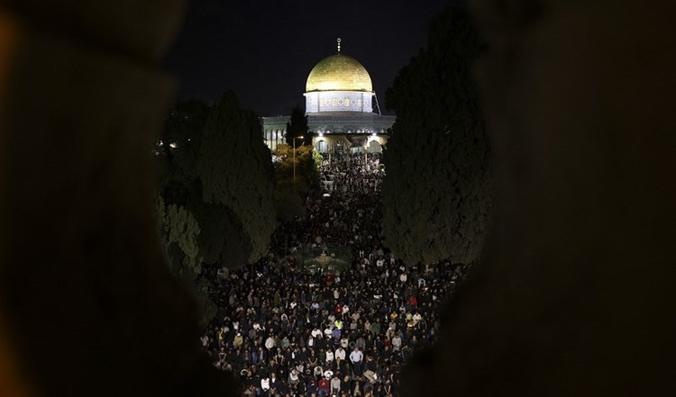 Mescid-i Aksa'da Kadir Gecesi