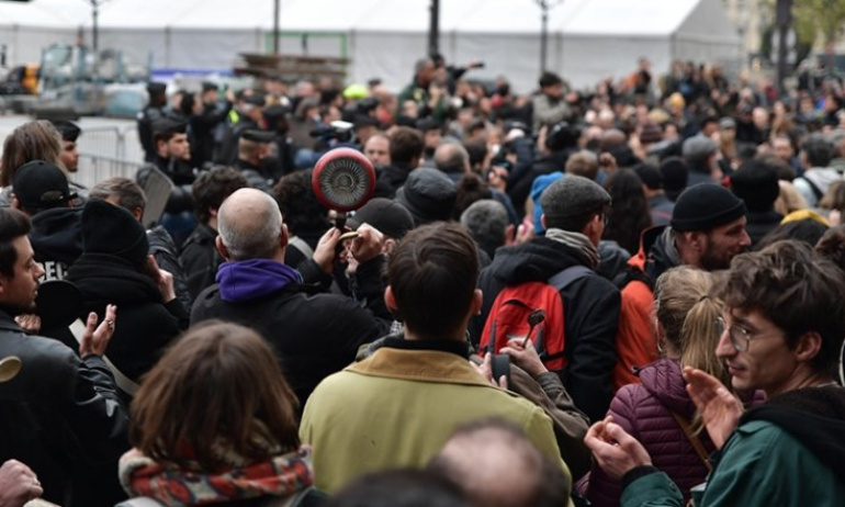 Fransa'da  Ortalık Karıştı