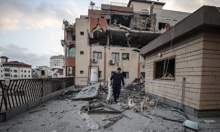 İsrail Gazze'yi Bombaladı : 12 Şehid