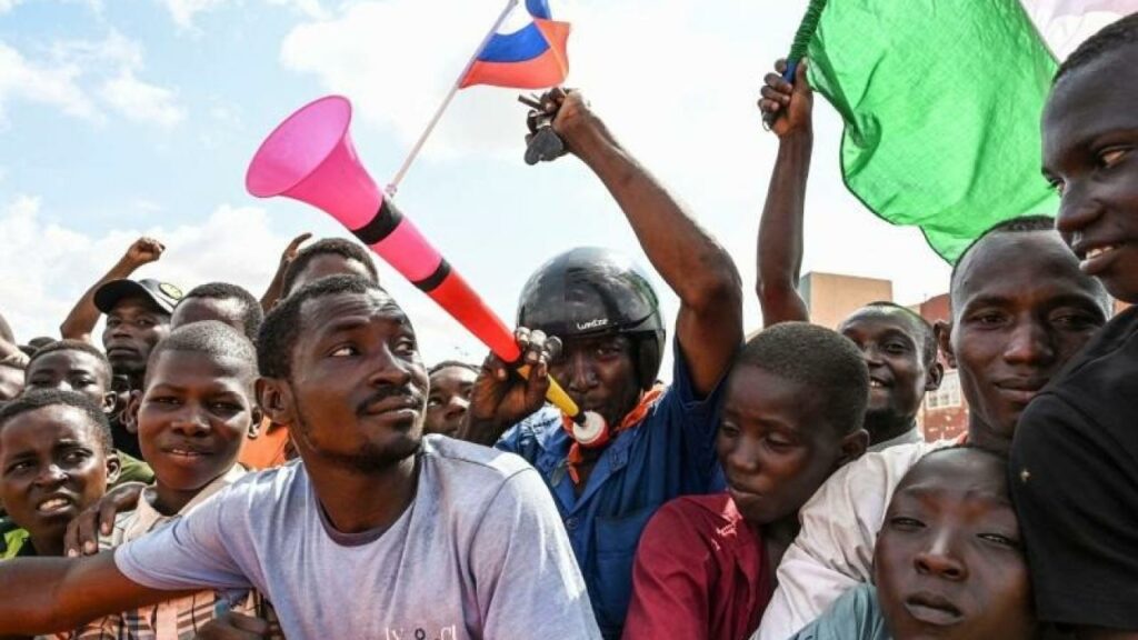 Nijer'de Fransa Üssü Kuşatıldı!