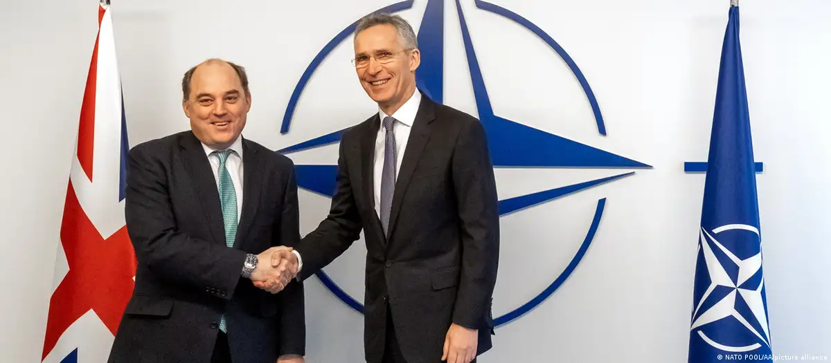 İngiltere Savunma Bakanı istifa Etti