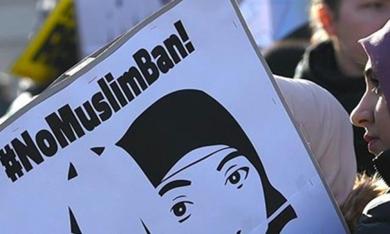 Macron Tessetür Yasağnı Savundu